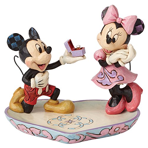 Disney Traditions, Figura de Mickey y Minnie con anillo de compromiso, para coleccionar, Enesco